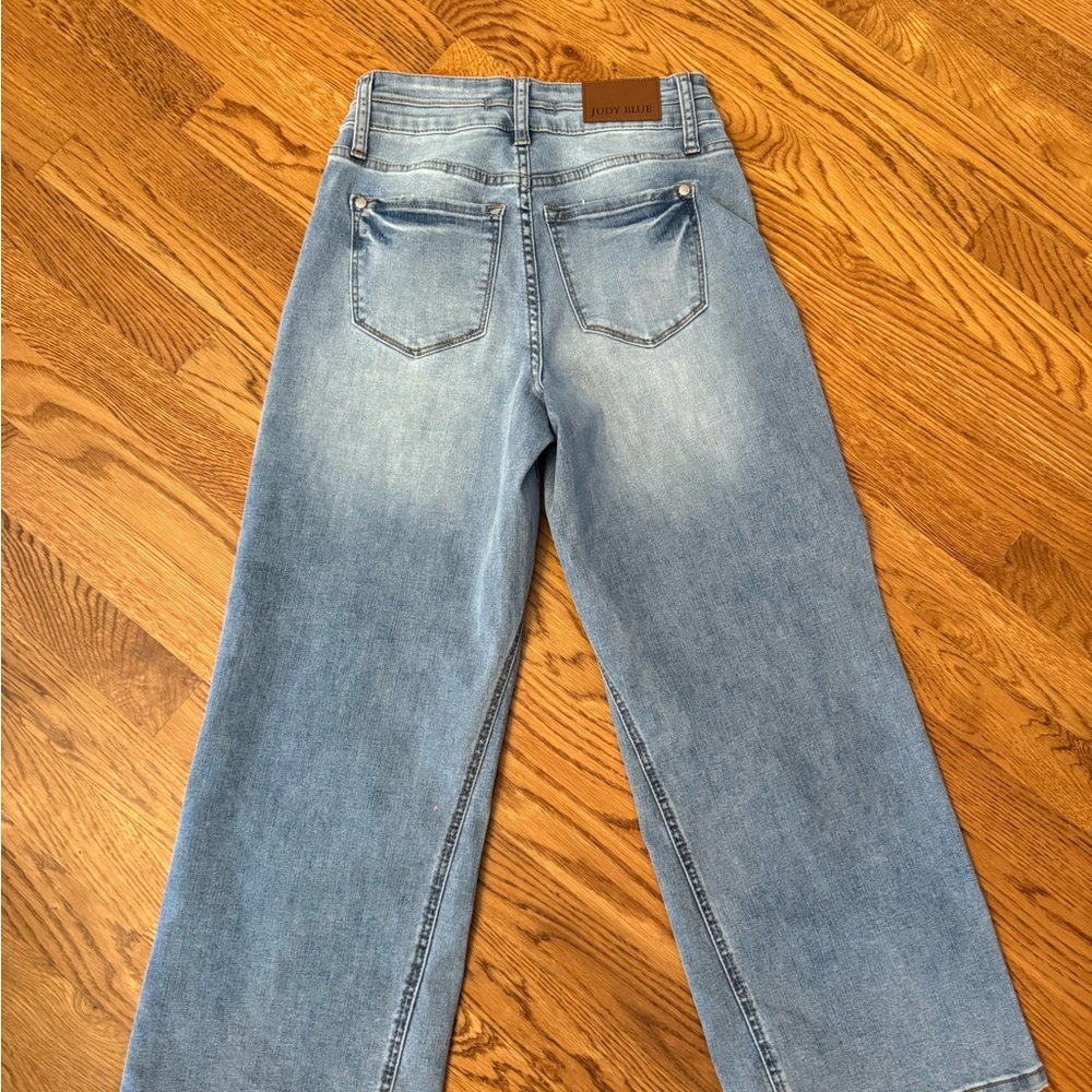 Judy Blue wide crop Blue Jeans - Picture 6 of 8